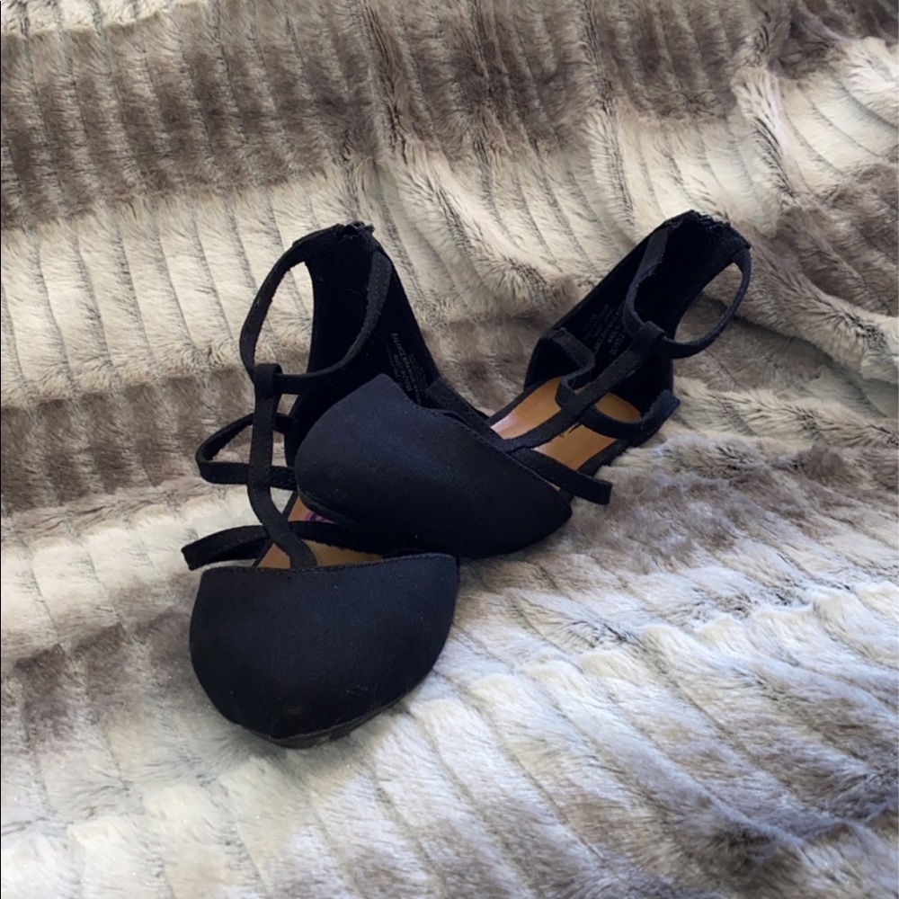 Black flats!!
